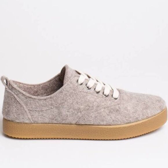 DNA Footwear Hope “This Was A Bottle” Sneakers NWT - Picture 1 of 7